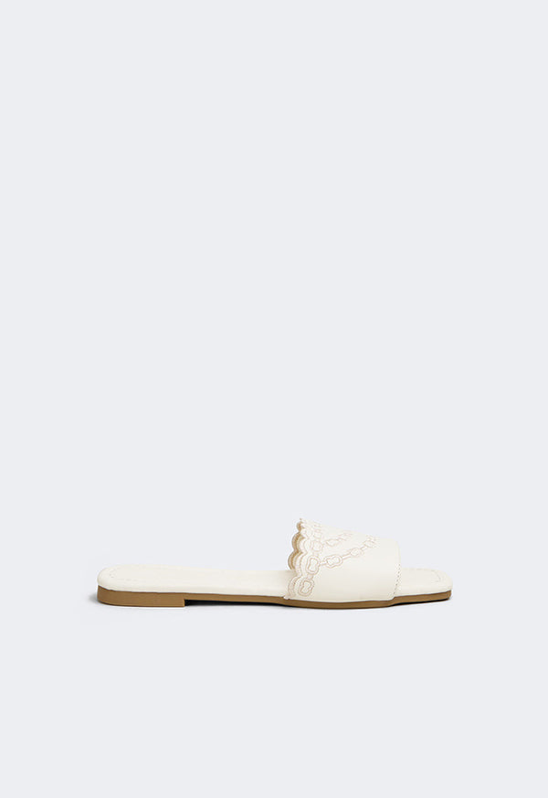 Choice Embroidered Pu Leather Flats Off White