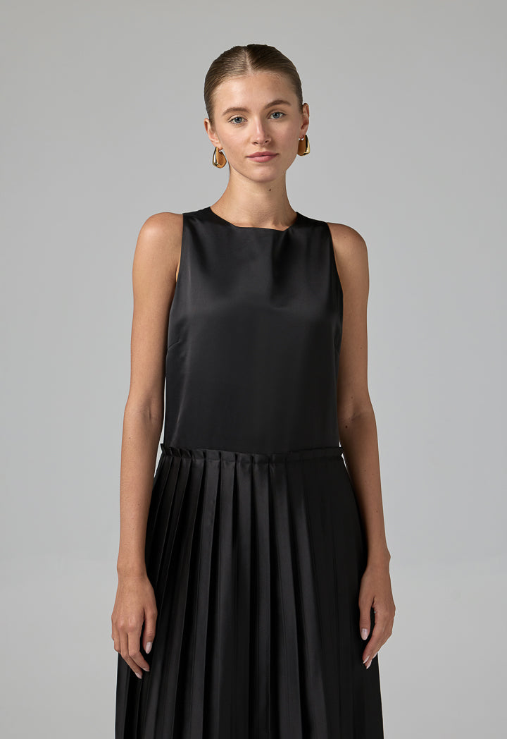 Choice Sleeveless Pleated Dress Black