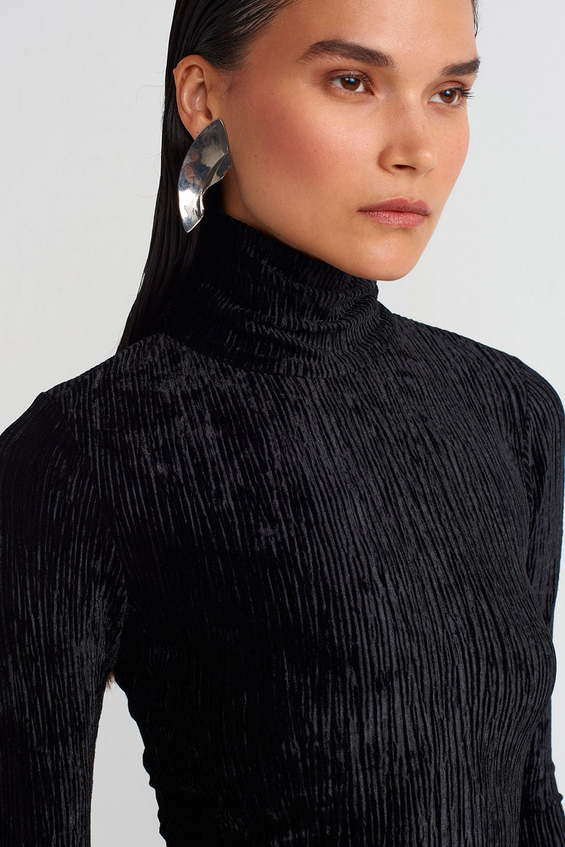 Nu Turtleneck Fitted Pleated Velvet Chic Blouse Black