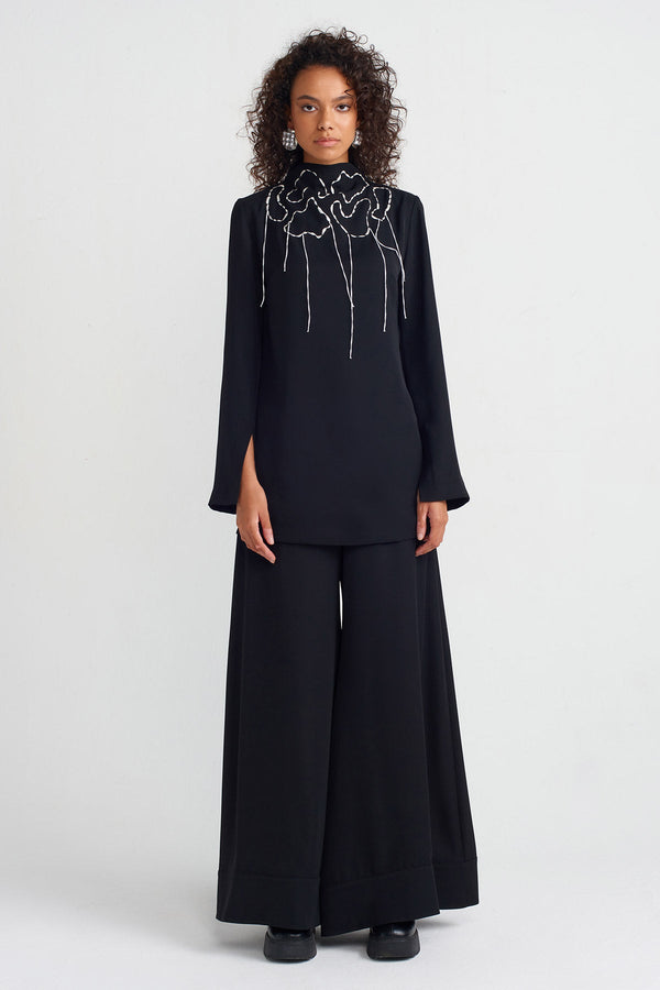 Nu Embroidered Collar Blouse Black/Offwhite