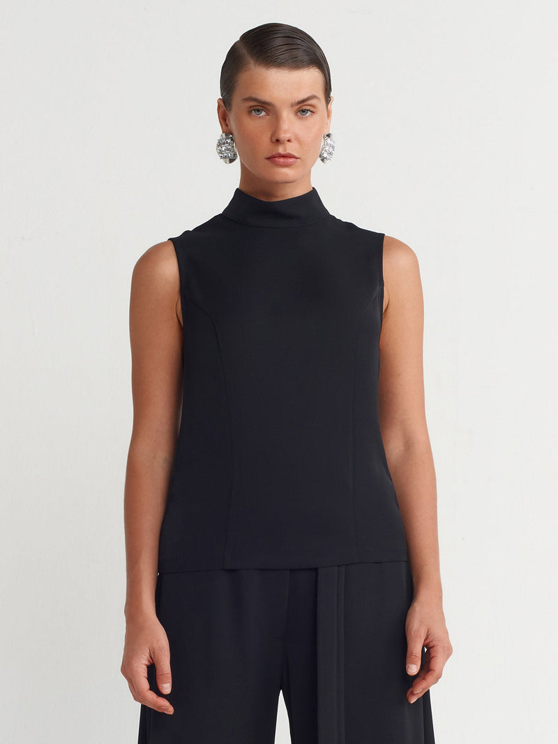 Nu Half Turtleneck Back-Zipper Blouse Black