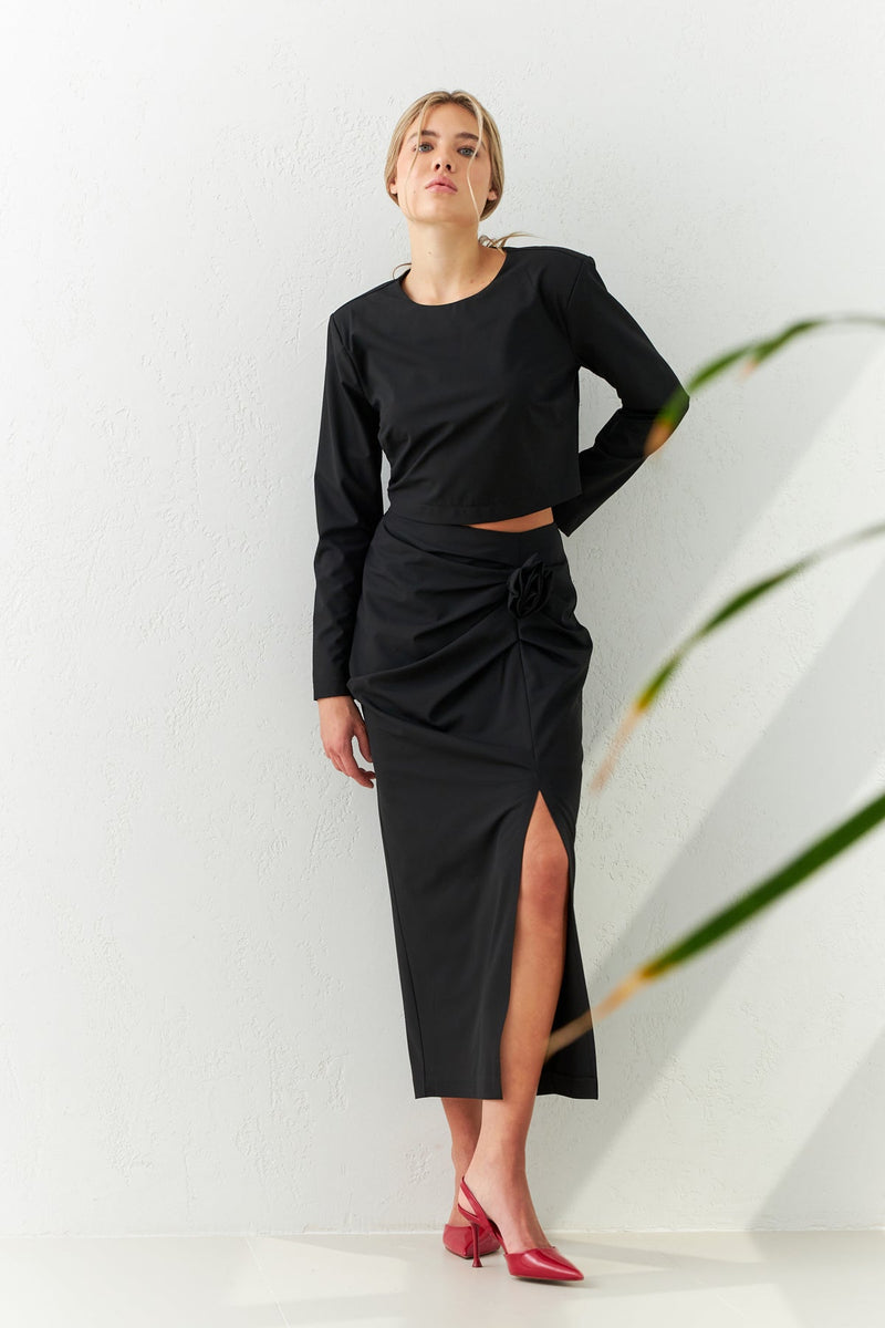 Setre Crew Neck Blouse With Rose Detail Skirt Set Black