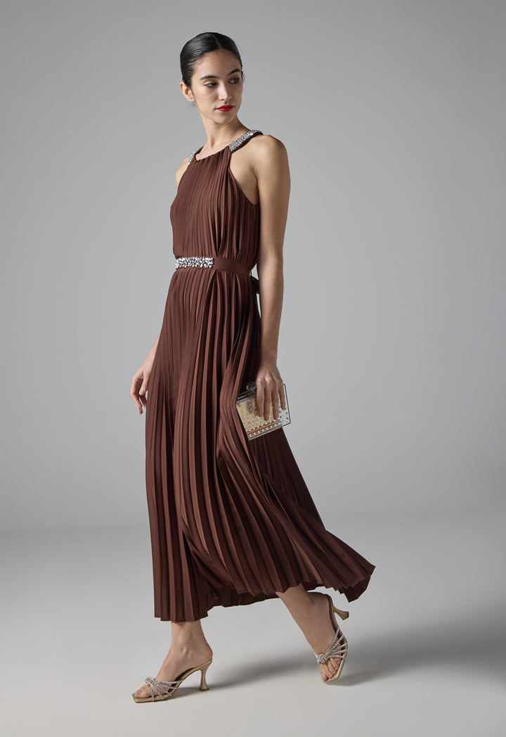 Choice Solid Pleated Sleeveless Dress Brown