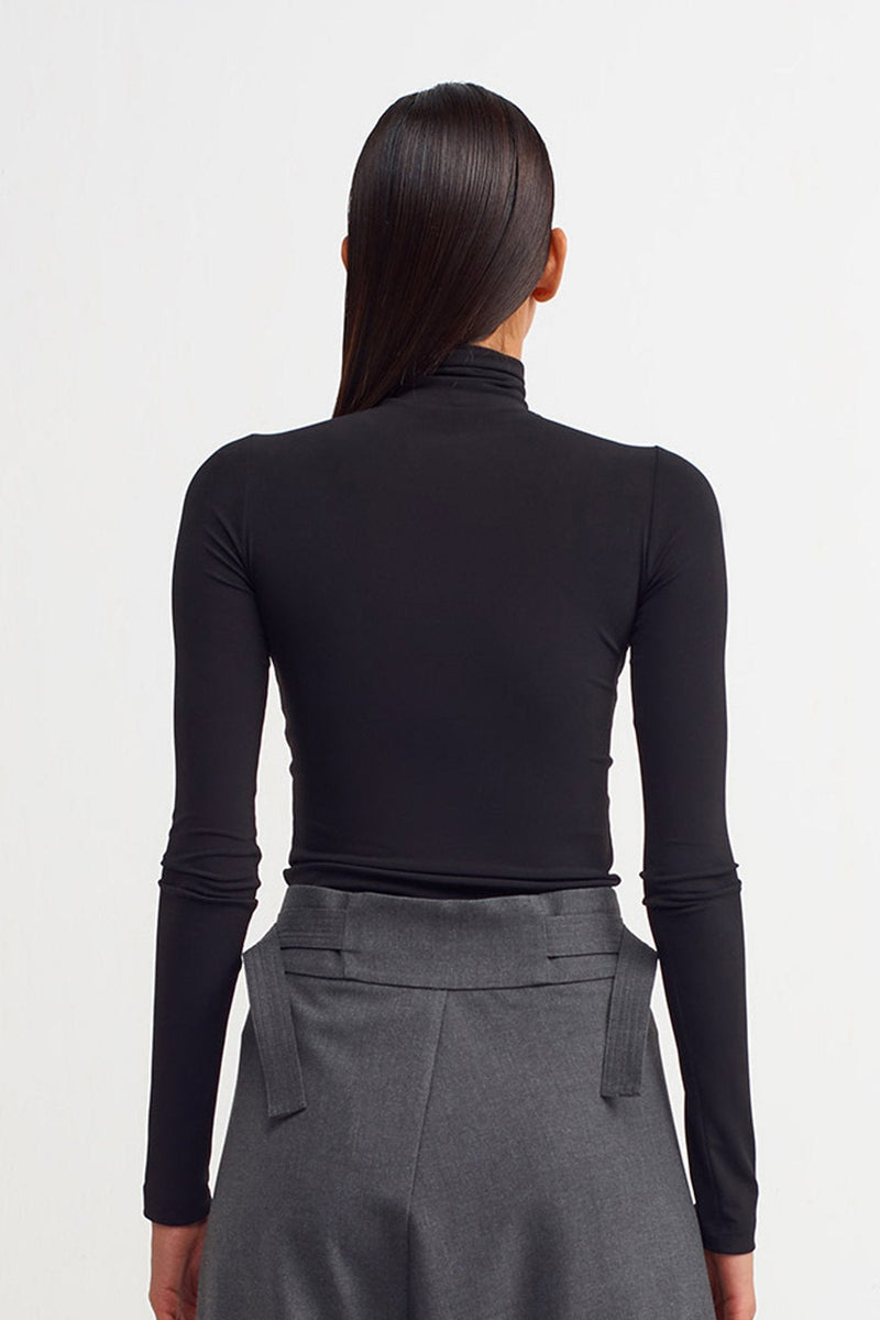 NU High Neck T-Shirt Black