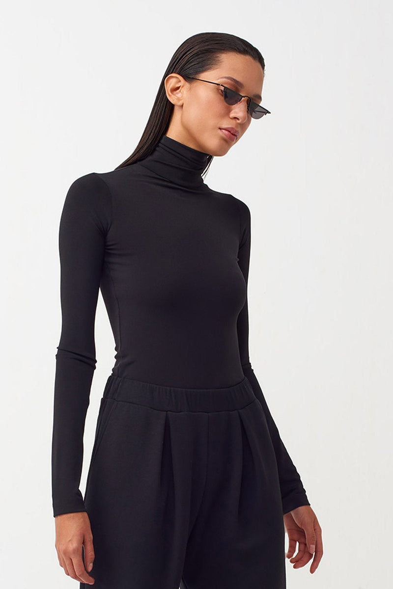 NU High Neck T-Shirt Black