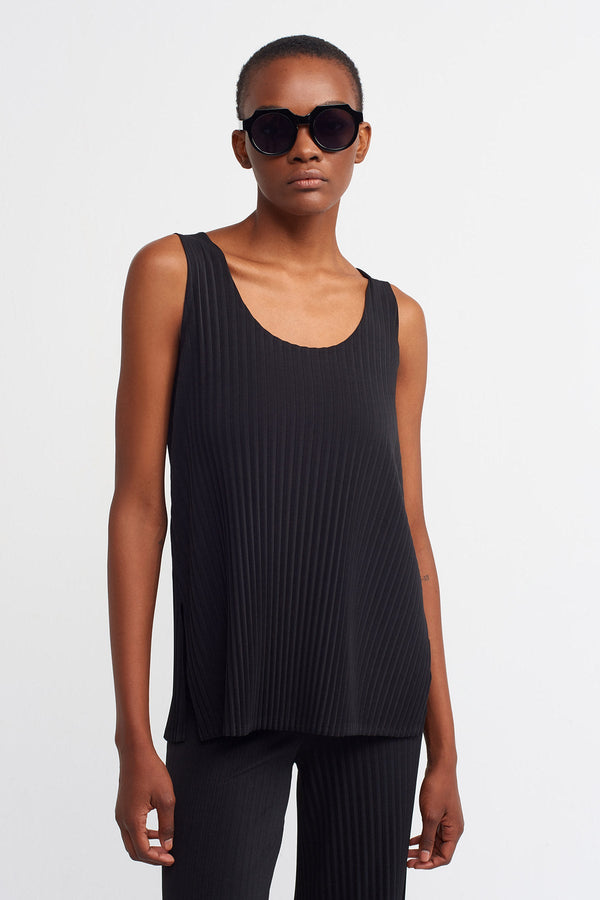 Nu  Basic Sleeveless Top Black