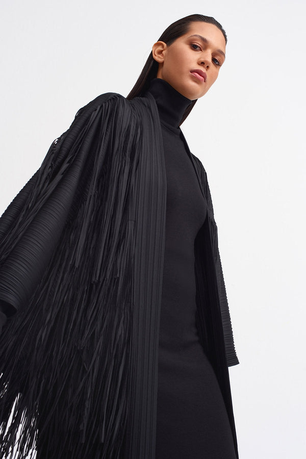 Nu Fringe Detail Pleated Outerwear Black