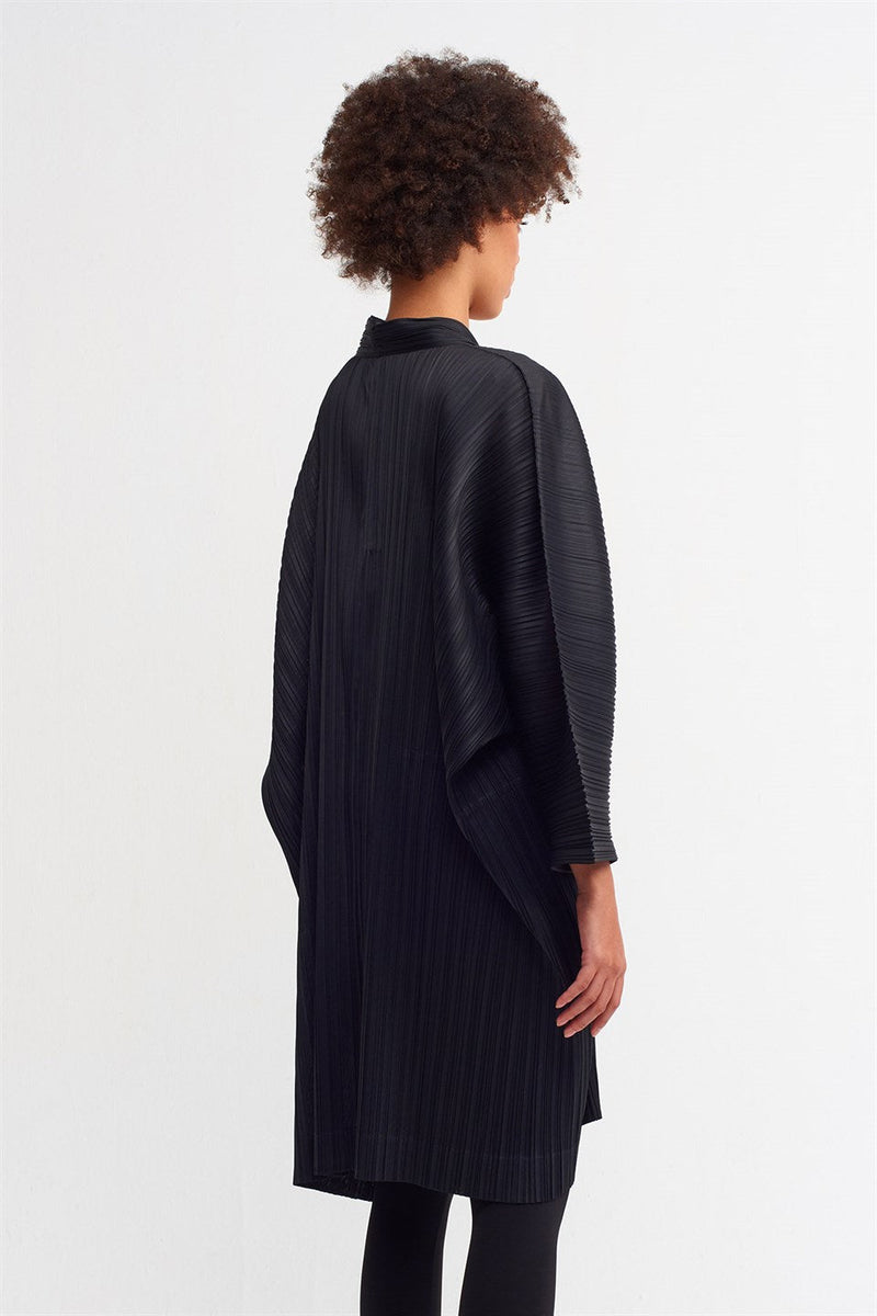 Nu Colorblock Pleated Outerwear Black