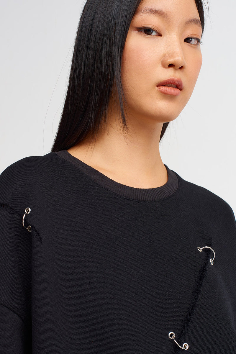 Nu Sweater With Metal Ring Accessory Black