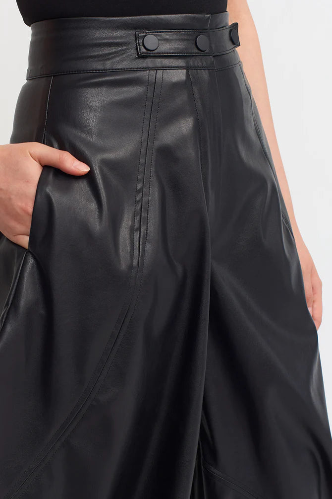 Nu Synthetic Leather Baggy Pants Black