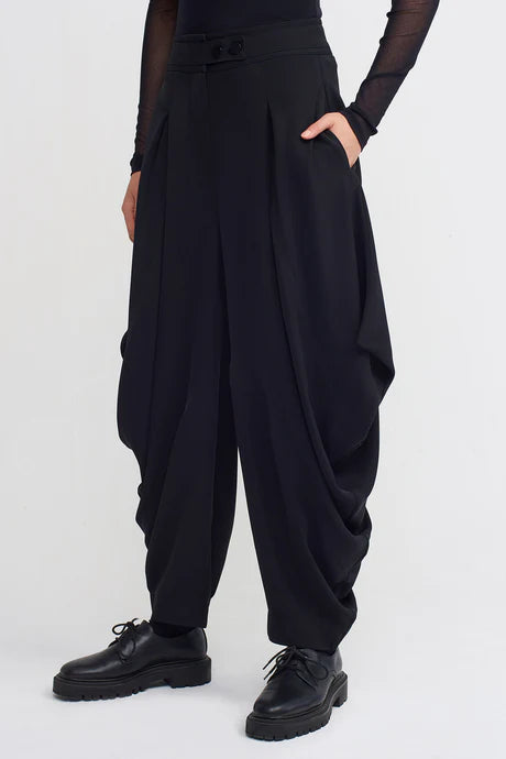 Nu Solid-Toned Asymmetrical Trousers Black