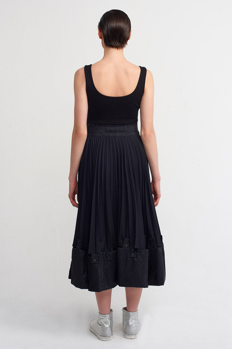 Nu Snap Detailed Pleated Midi Skirt Black