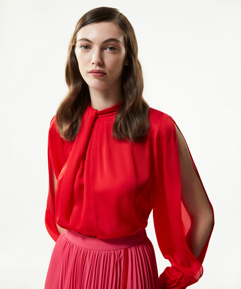 Machka Judge Collar Pleated Blouse Red