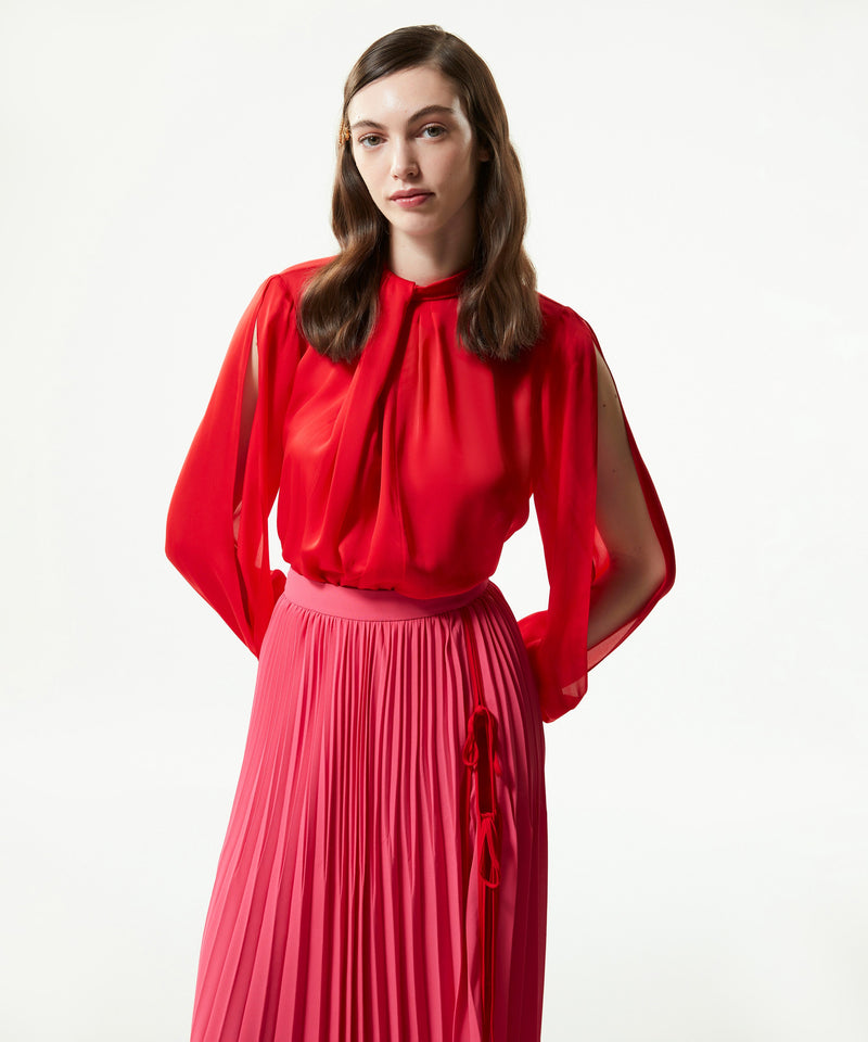 Machka Judge Collar Pleated Blouse Red