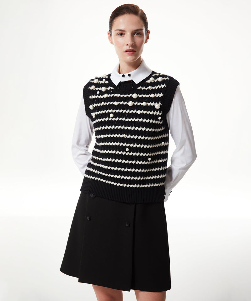 Machka Sweater With Pearl Accessories Black