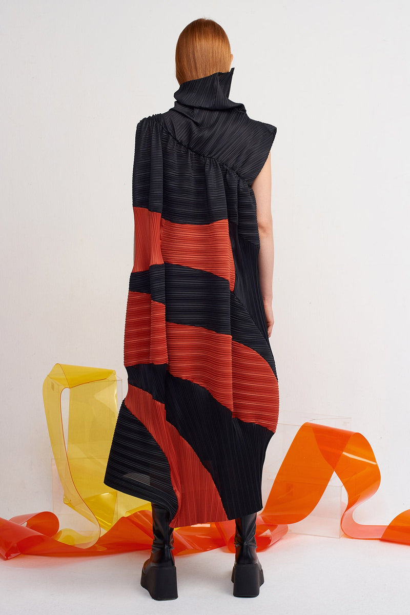 Nu Color-Blocked Pleated Long Dress Black/Orange